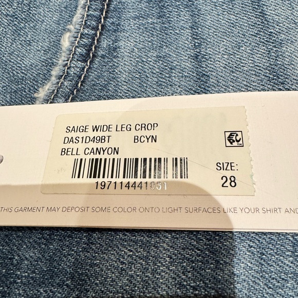 AG Saige Wideleg Crop - Picture 4 of 5